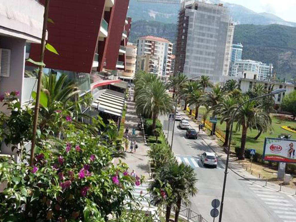 Marina Centar * Budva
